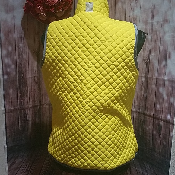 Three Hearts Reversible Vest - Picture 7 of 8